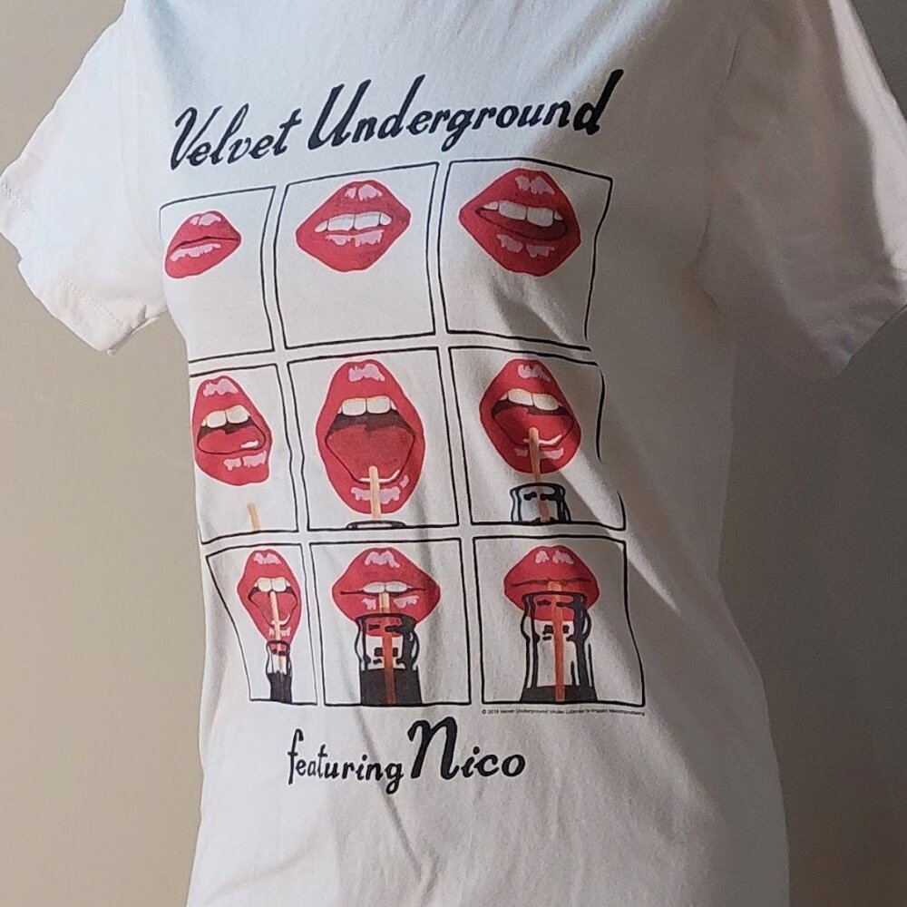 Velvet Underground w/Nico “Lips” Print Cream S/S Graphic Tee Size S